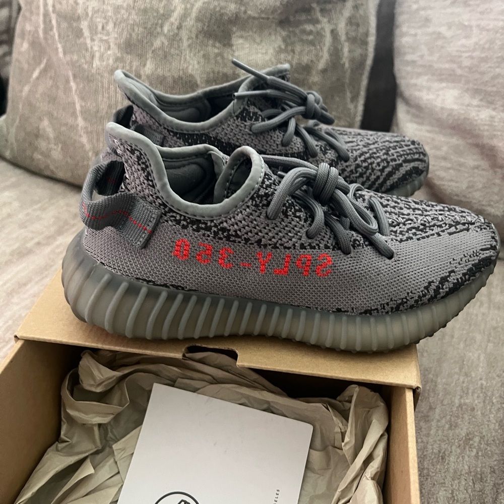 Yeezy boost Beluga size 4